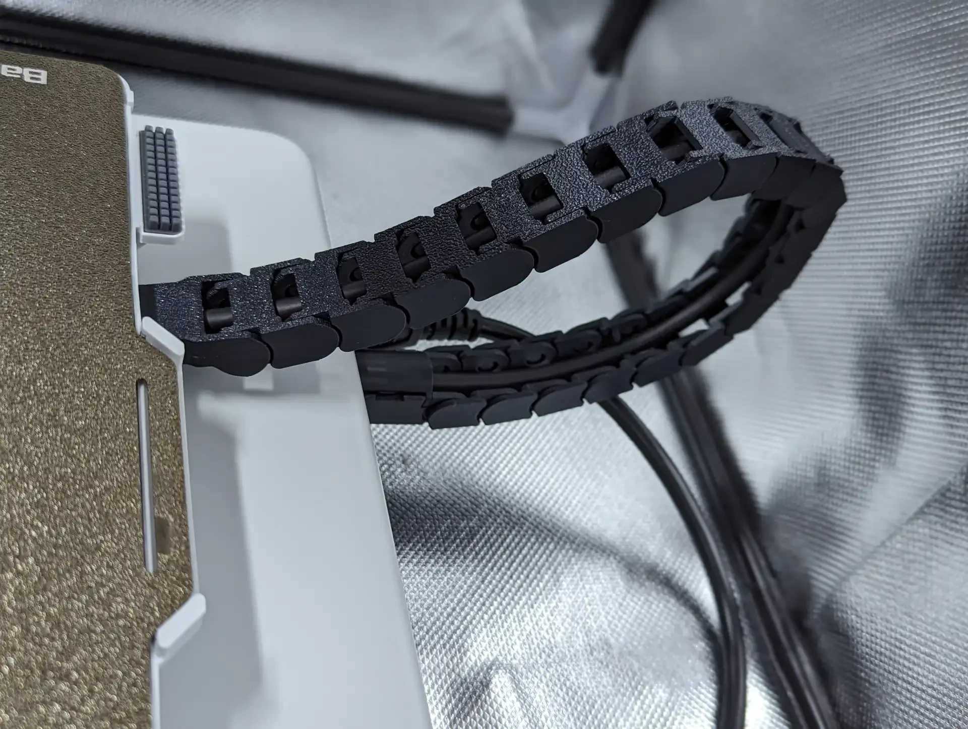 انرژی گاید زنجیر محافظ کابل ENERGY CHAIN 10x15 یک متری